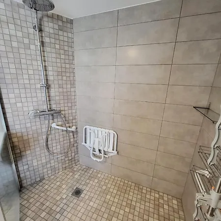 Apartmán T3 Avec Mezzanine, Balcon Et Garage Au Centre Des Sables-d'olonne - Fr-1-92-883