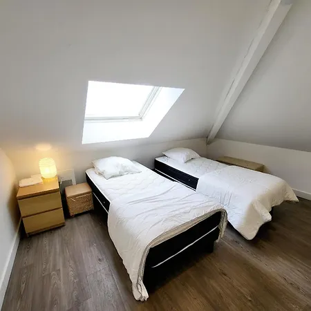 T3 Avec Mezzanine, Balcon Et Garage Au Centre Des Sables-d'olonne - Fr-1-92-883 Apartmán