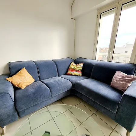 Apartment T3 Avec Mezzanine, Balcon Et Garage Au Centre Des Sables-d'olonne - Fr-1-92-883 *