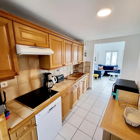 T3 Avec Mezzanine, Balcon Et Garage Au Centre Des Sables-d'olonne - Fr-1-92-883 Apartment *