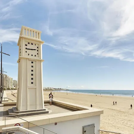 شقة T3 Avec Mezzanine, Balcon Et Garage Au Centre Des Sables-d'olonne - Fr-1-92-883
