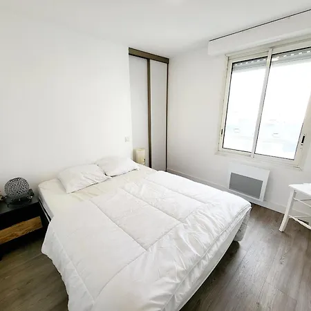 Appartamento T3 Avec Mezzanine, Balcon Et Garage Au Centre Des Sables-d'olonne - Fr-1-92-883 *