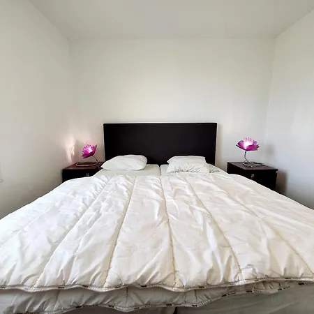 Appartamento T3 Avec Mezzanine, Balcon Et Garage Au Centre Des Sables-d'olonne - Fr-1-92-883 *