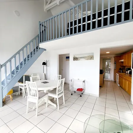 T3 Avec Mezzanine, Balcon Et Garage Au Centre Des Sables-d'olonne - Fr-1-92-883 Appartamento