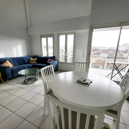 Appartamento T3 Avec Mezzanine, Balcon Et Garage Au Centre Des Sables-d'olonne - Fr-1-92-883