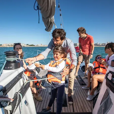 T3 Avec Mezzanine, Balcon Et Garage Au Centre Des Sables-d'olonne - Fr-1-92-883 Appartement