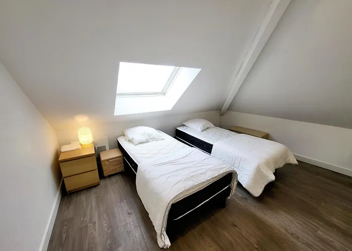 T3 Avec Mezzanine, Balcon Et Garage Au Centre Des Sables-d'olonne - Fr-1-92-883 Appartamento