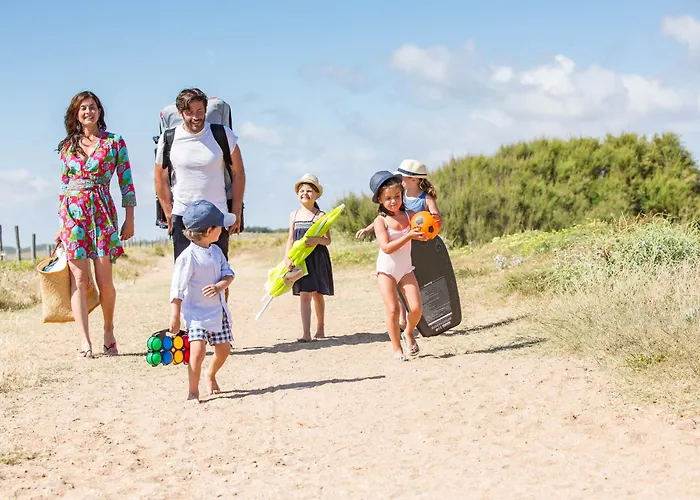 Appartamento T3 Avec Mezzanine, Balcon Et Garage Au Centre Des Sables-d'olonne - Fr-1-92-883 *
